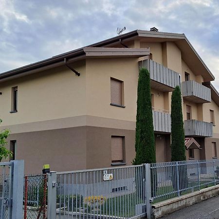 Colleoni'S Lodge Casa Vacanze Con 2 Appartamenti Верделлино Экстерьер фото
