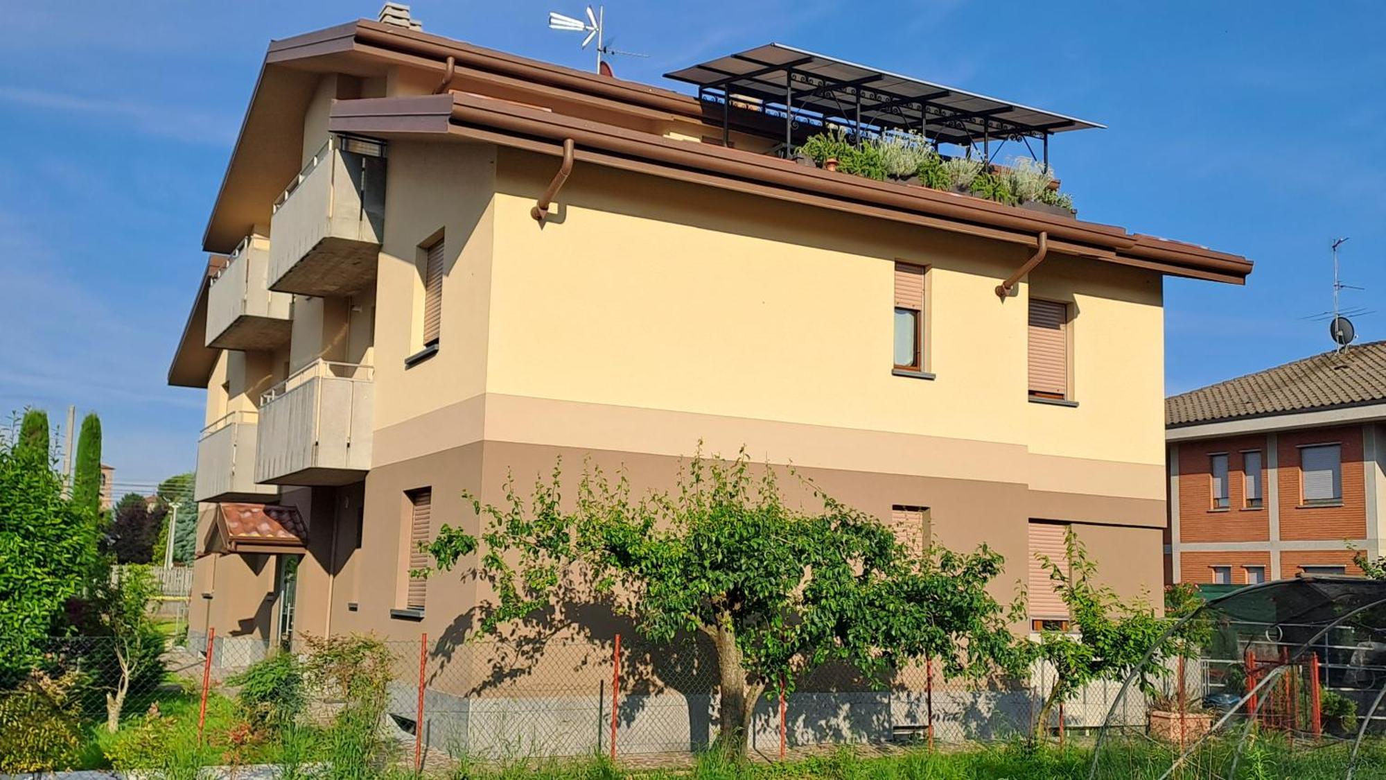 Colleoni'S Lodge Casa Vacanze Con 2 Appartamenti Верделлино Экстерьер фото
